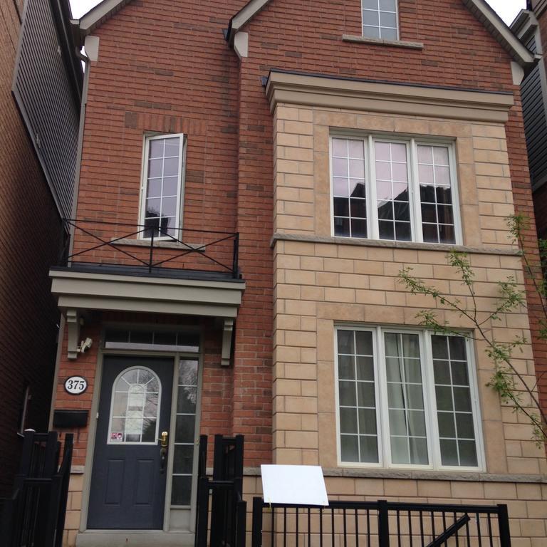 Toronto North Travelers Home ภายนอก รูปภาพ